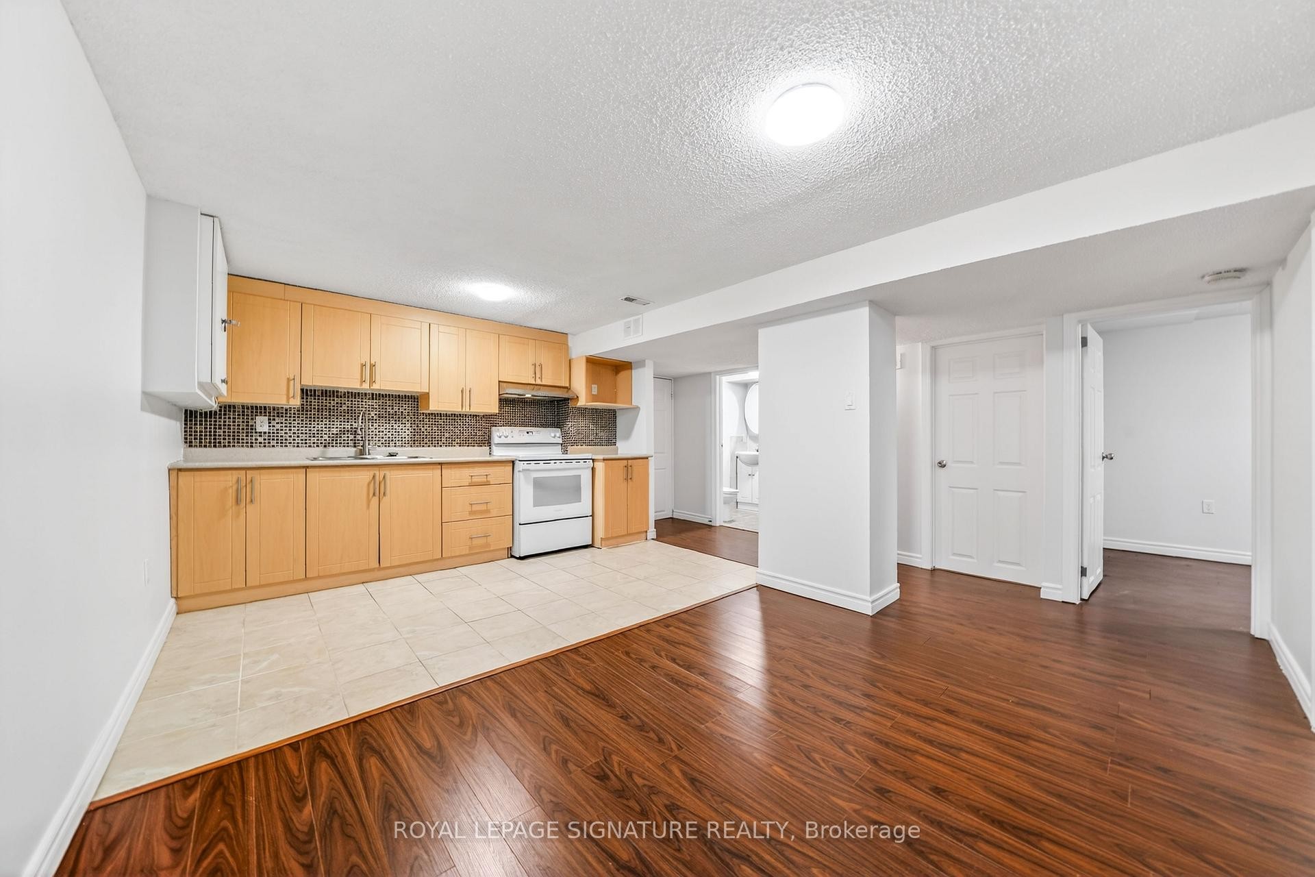 









578


Silverthorne

Crescent,
Mississauga,




ON
L5R 1W7

