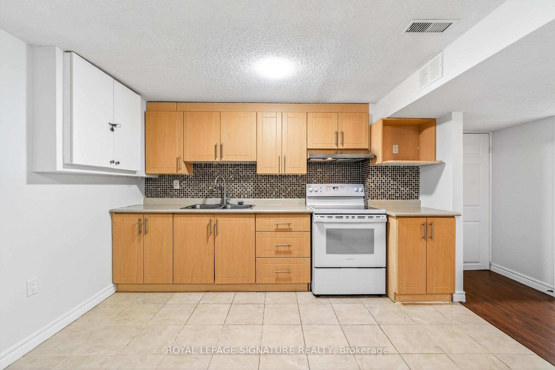 









578


Silverthorne

Crescent,
Mississauga,




ON
L5R 1W7

