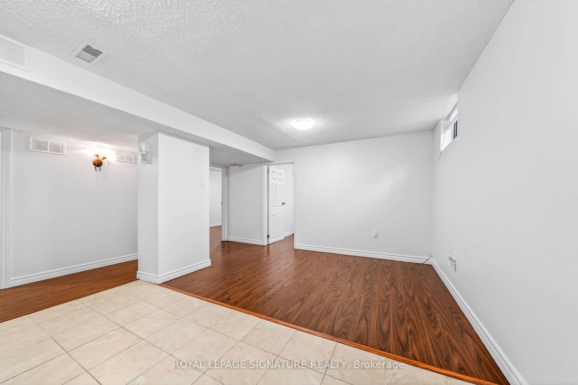 









578


Silverthorne

Crescent,
Mississauga,




ON
L5R 1W7

