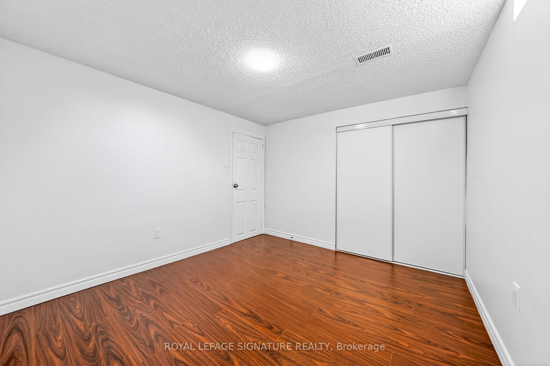 









578


Silverthorne

Crescent,
Mississauga,




ON
L5R 1W7

