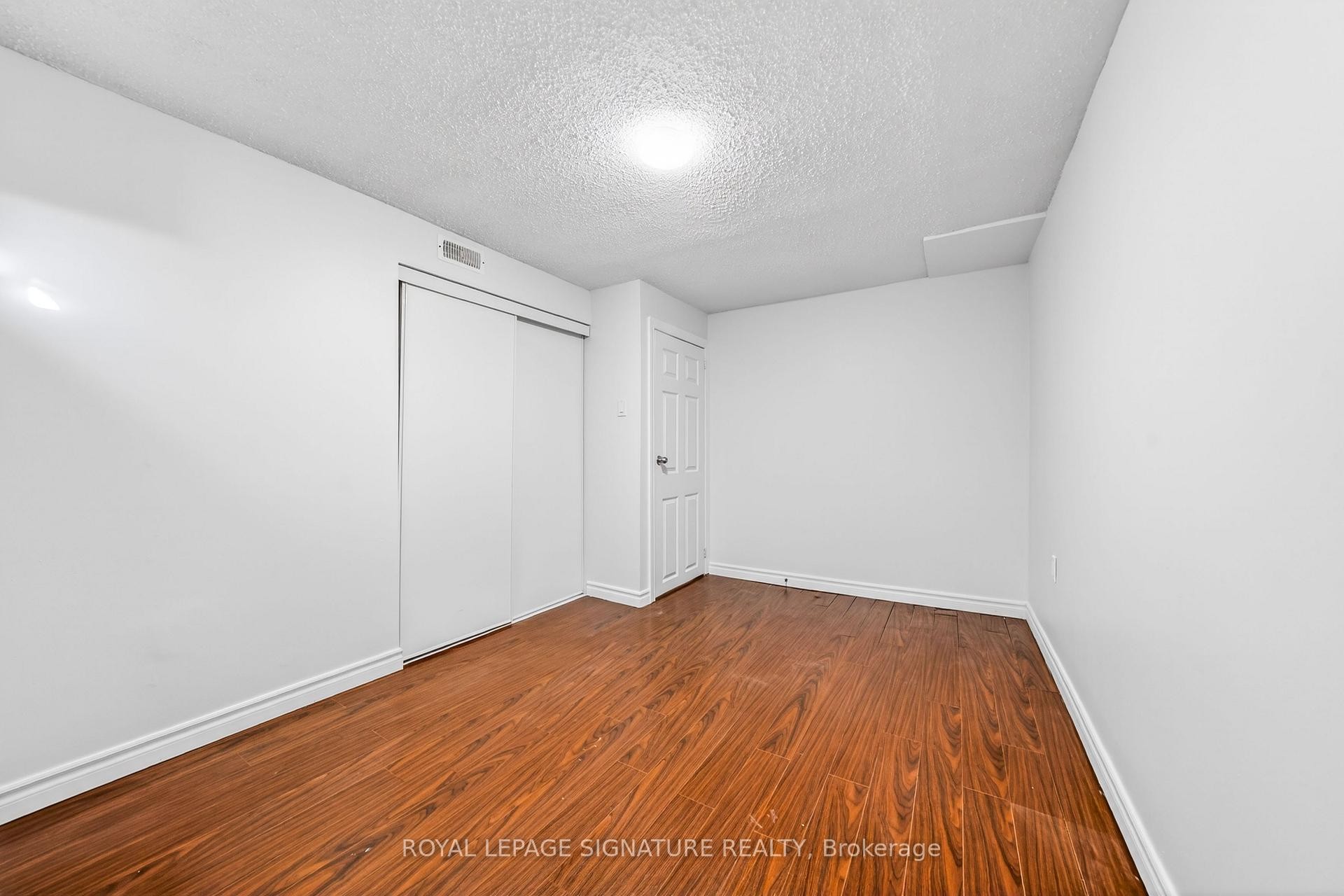 









578


Silverthorne

Crescent,
Mississauga,




ON
L5R 1W7

