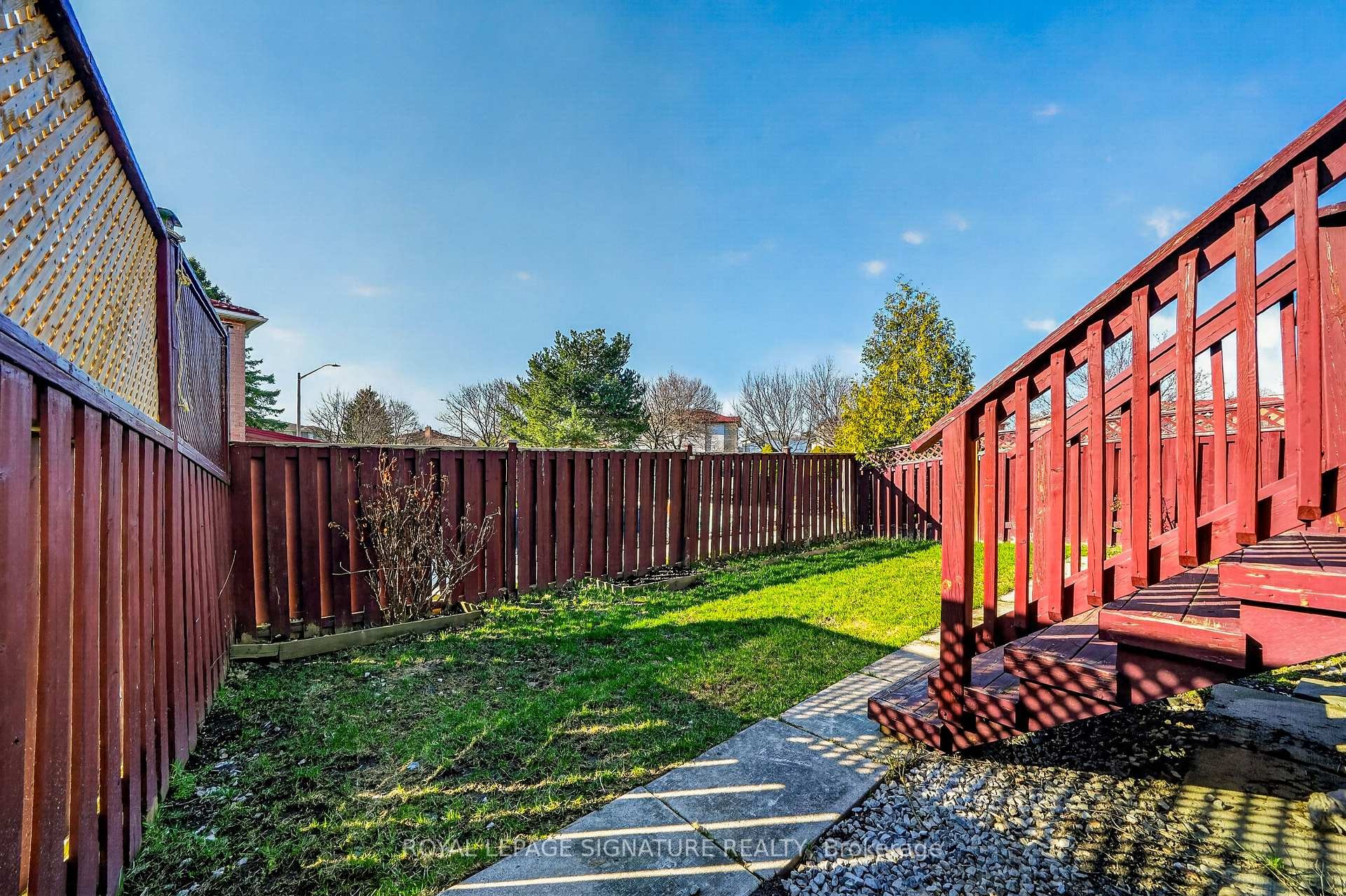 









578


Silverthorne

Crescent,
Mississauga,




ON
L5R 1W7

