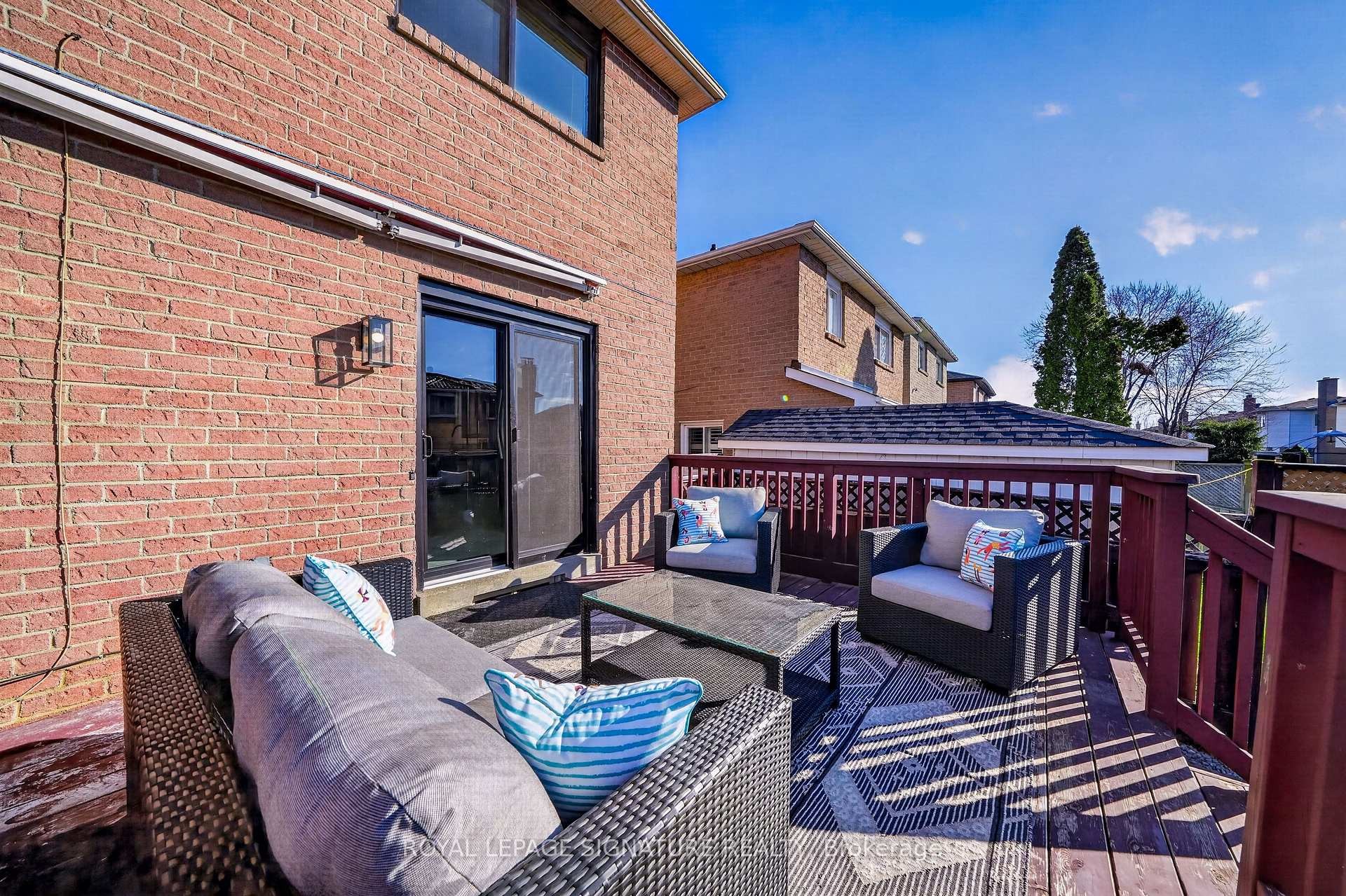 









578


Silverthorne

Crescent,
Mississauga,




ON
L5R 1W7

