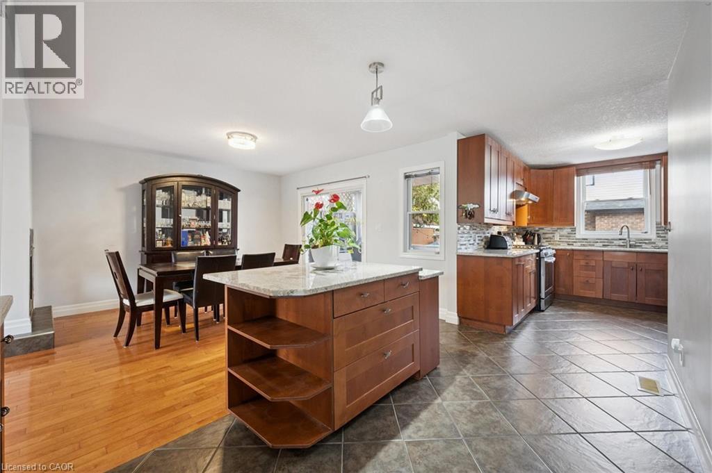 












122 GRAND RIVER Boulevard

,
Kitchener,




Ontario
N2A4E3

