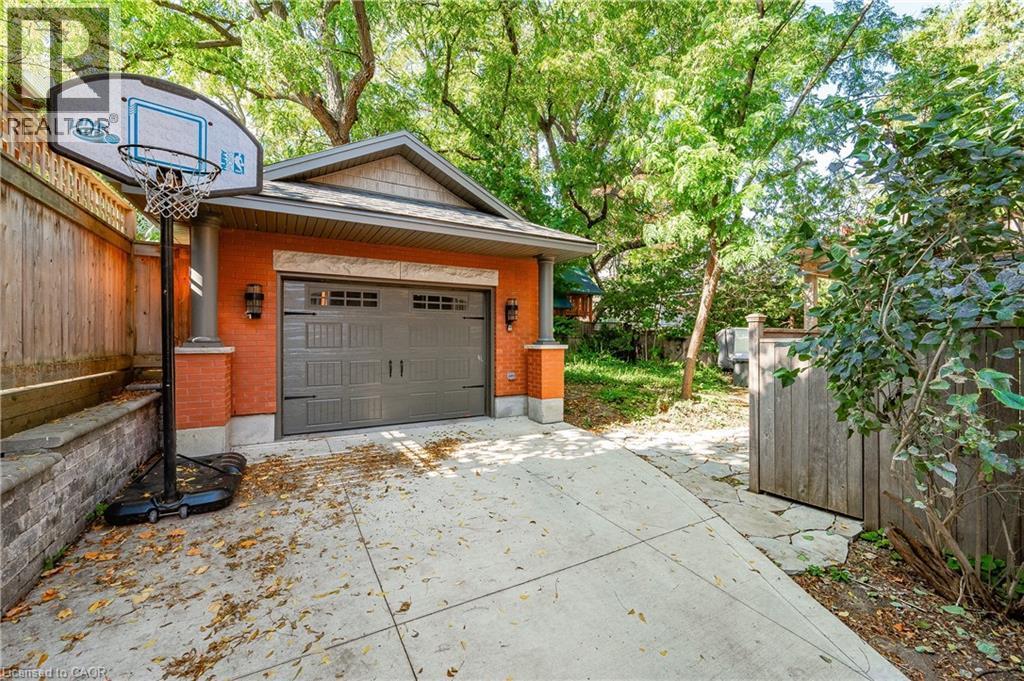 












138 DUBLIN Street N

,
Guelph,




Ontario
N1H4N7

