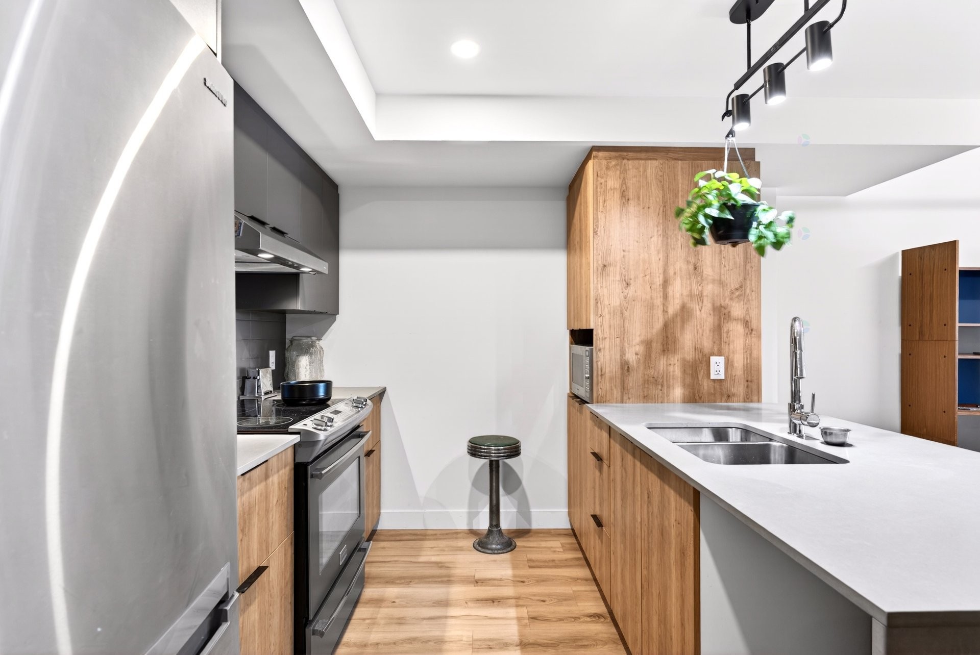 









60

 - 70


Rue Wellington S.

, 1007,
Sherbrooke (Les Nations),




QC
J1H5C7

