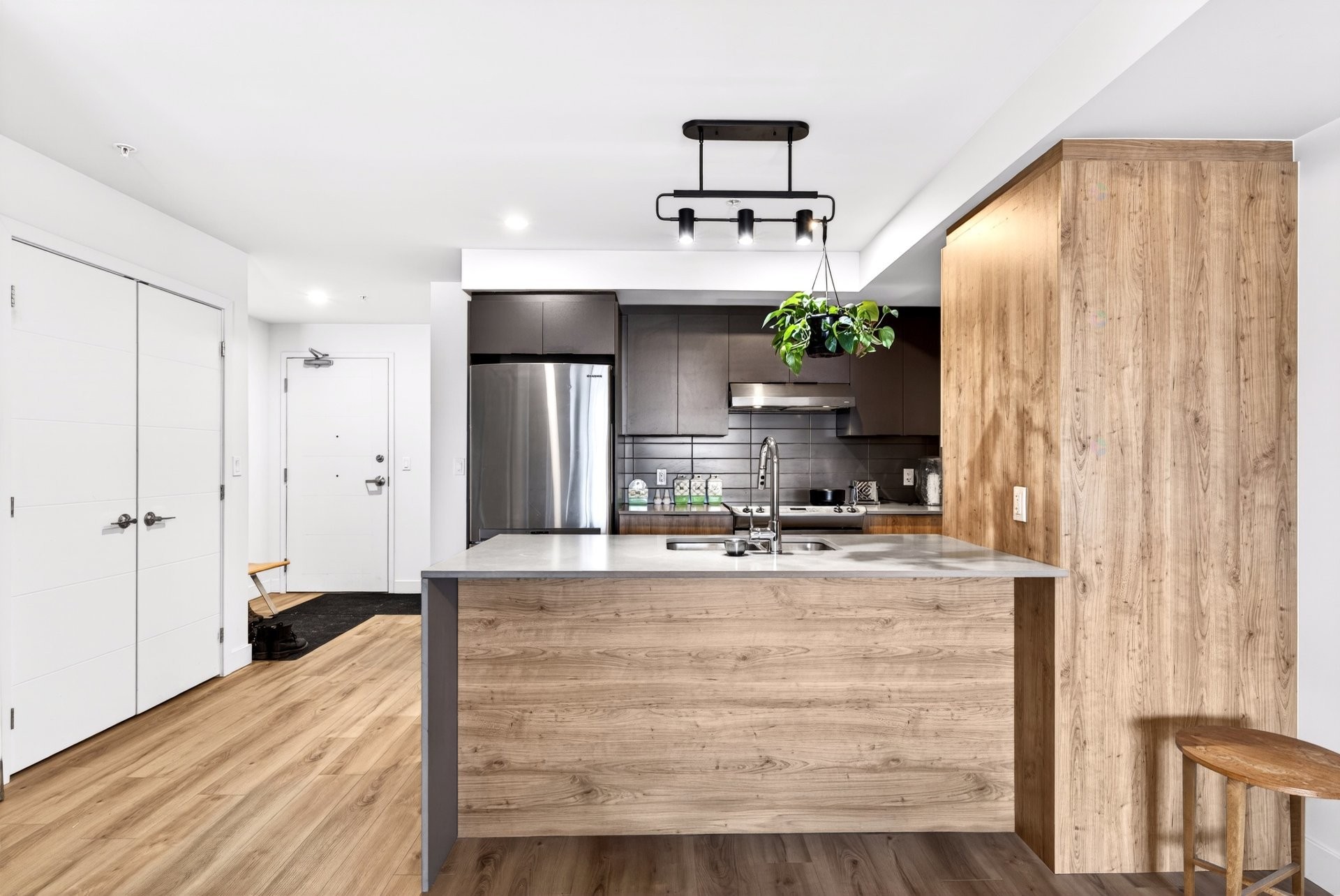 









60

 - 70


Rue Wellington S.

, 1007,
Sherbrooke (Les Nations),




QC
J1H5C7

