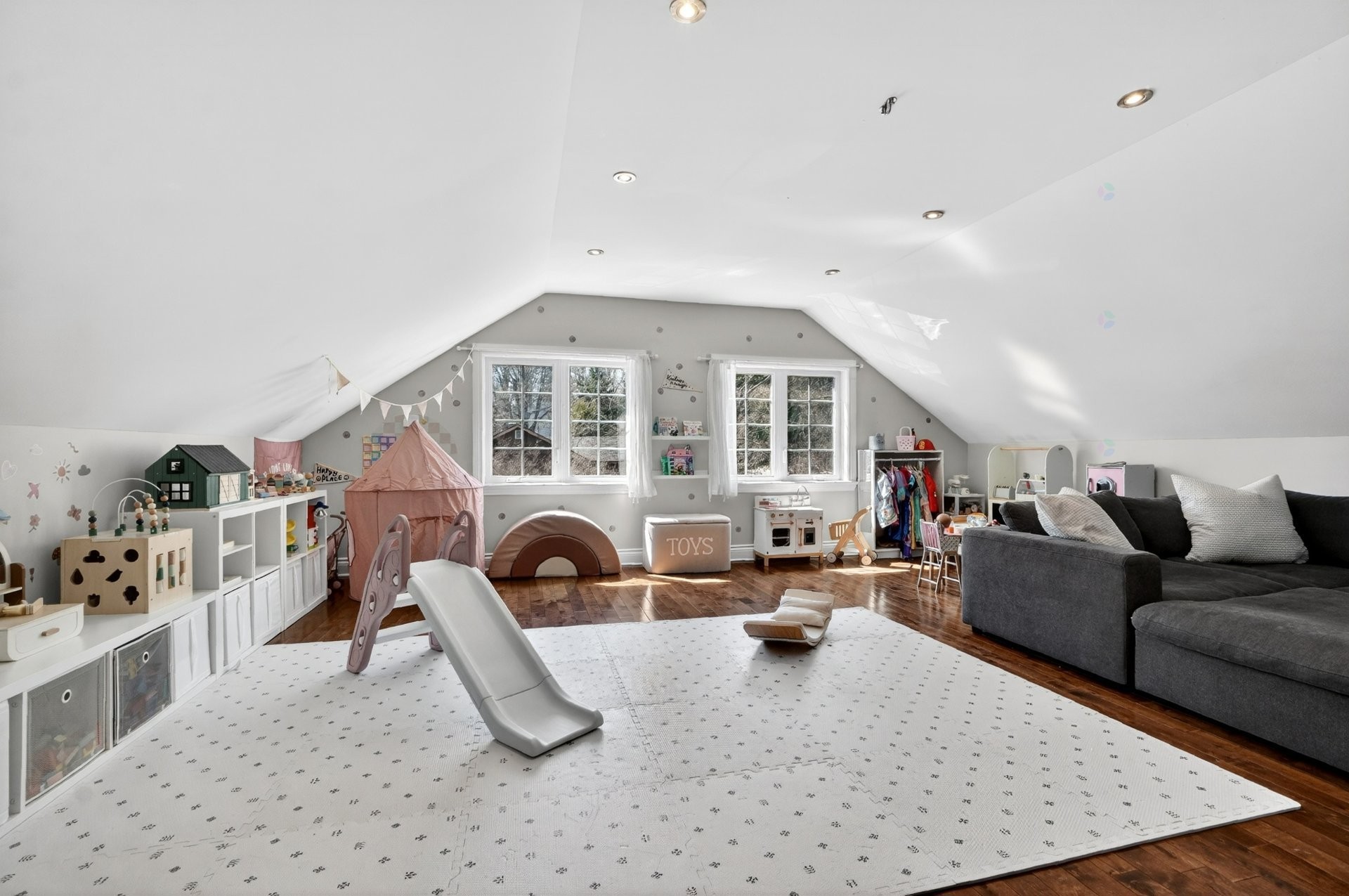 









73


Rue Lower Whitlock

,
Hudson,




QC
J0P1H0

