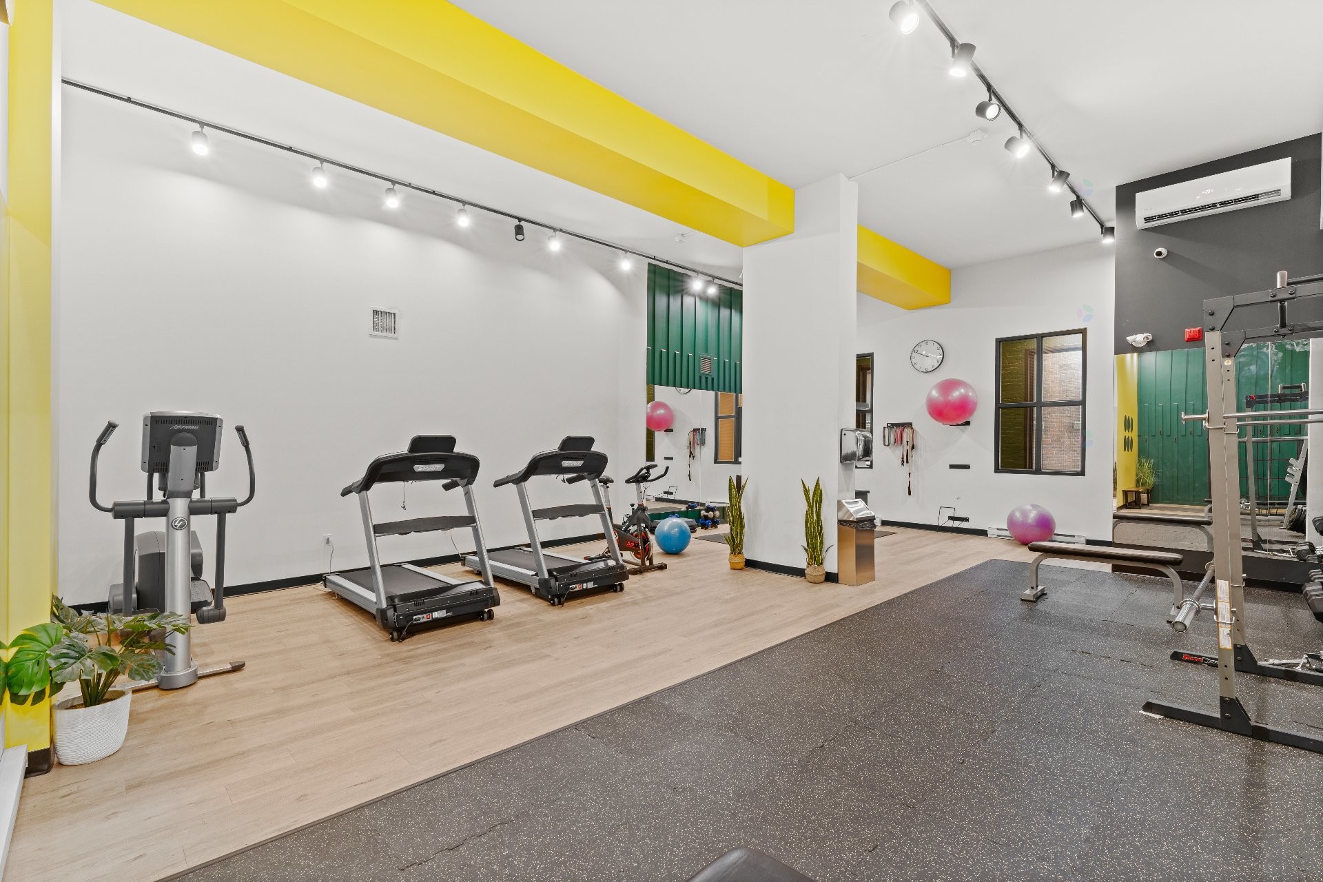 









60

 - 70


Rue Wellington S.

, 608,
Sherbrooke (Les Nations),




QC
J1H5C7

