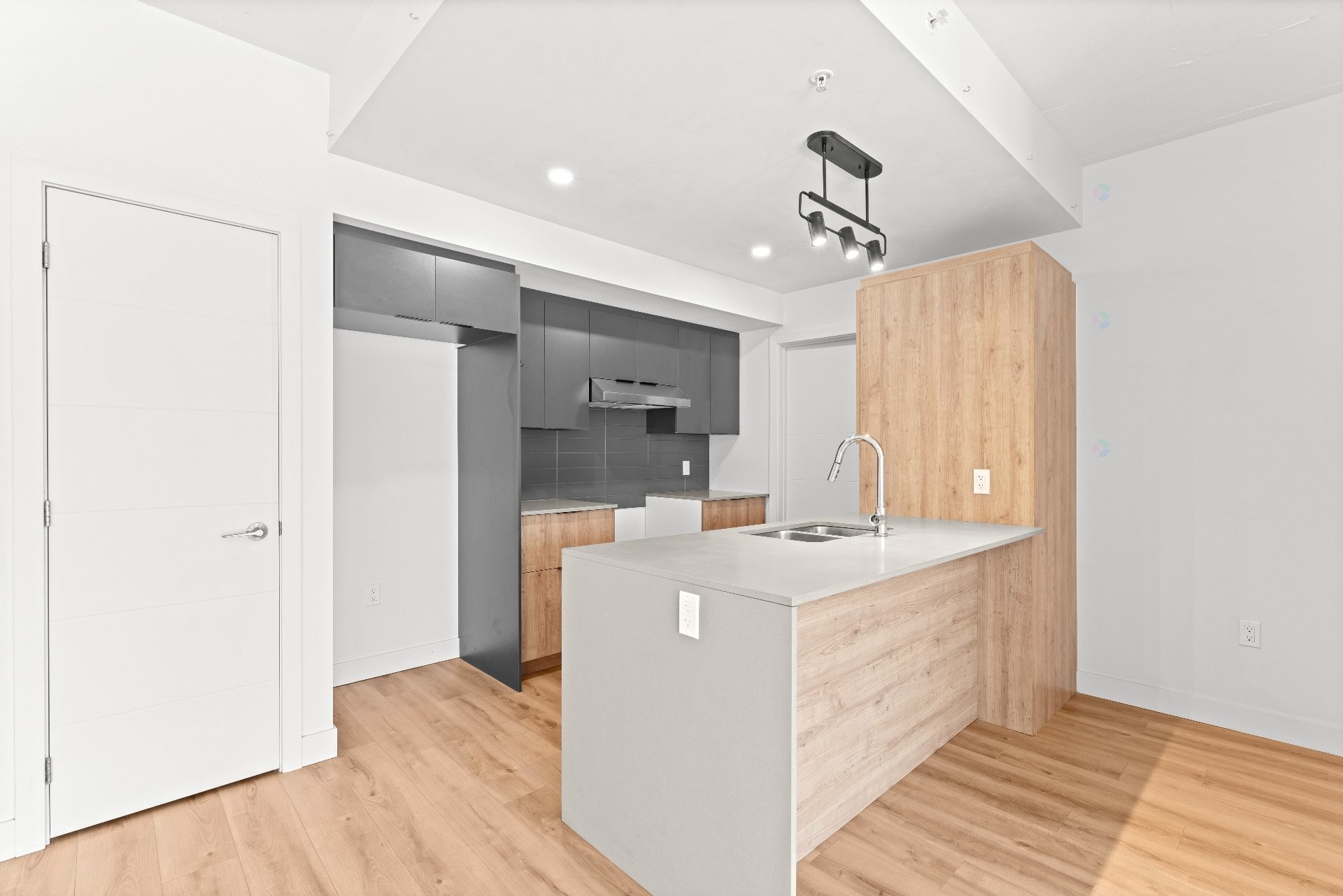 









60

 - 70


Rue Wellington S.

, 608,
Sherbrooke (Les Nations),




QC
J1H5C7

