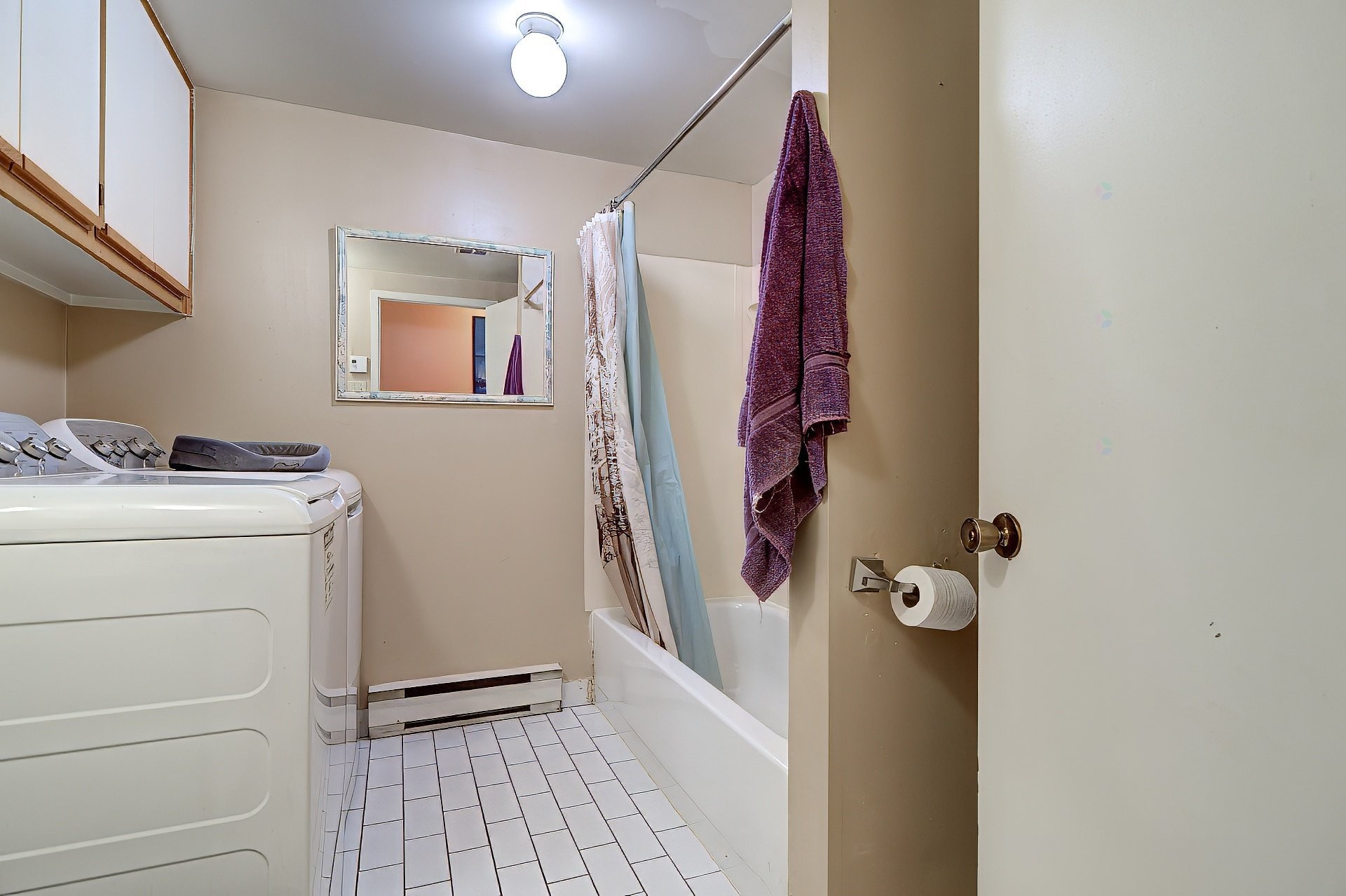 









2050

 - 2056


Av. Letourneux

,
Montréal (Mercier/Hochelaga-Maisonneuve),




QC
H1V2N4

