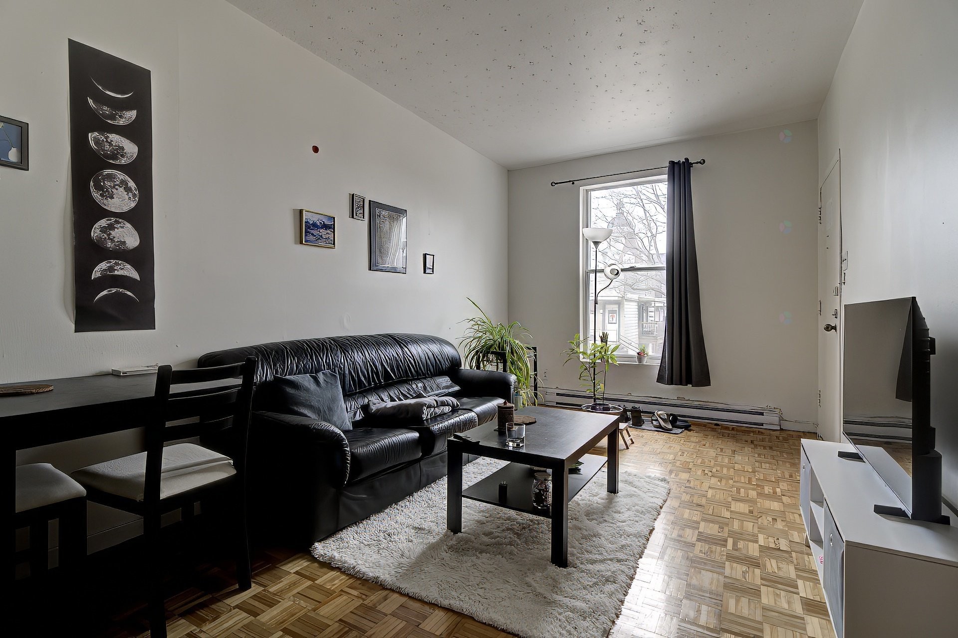 









2050

 - 2056


Av. Letourneux

,
Montréal (Mercier/Hochelaga-Maisonneuve),




QC
H1V2N4

