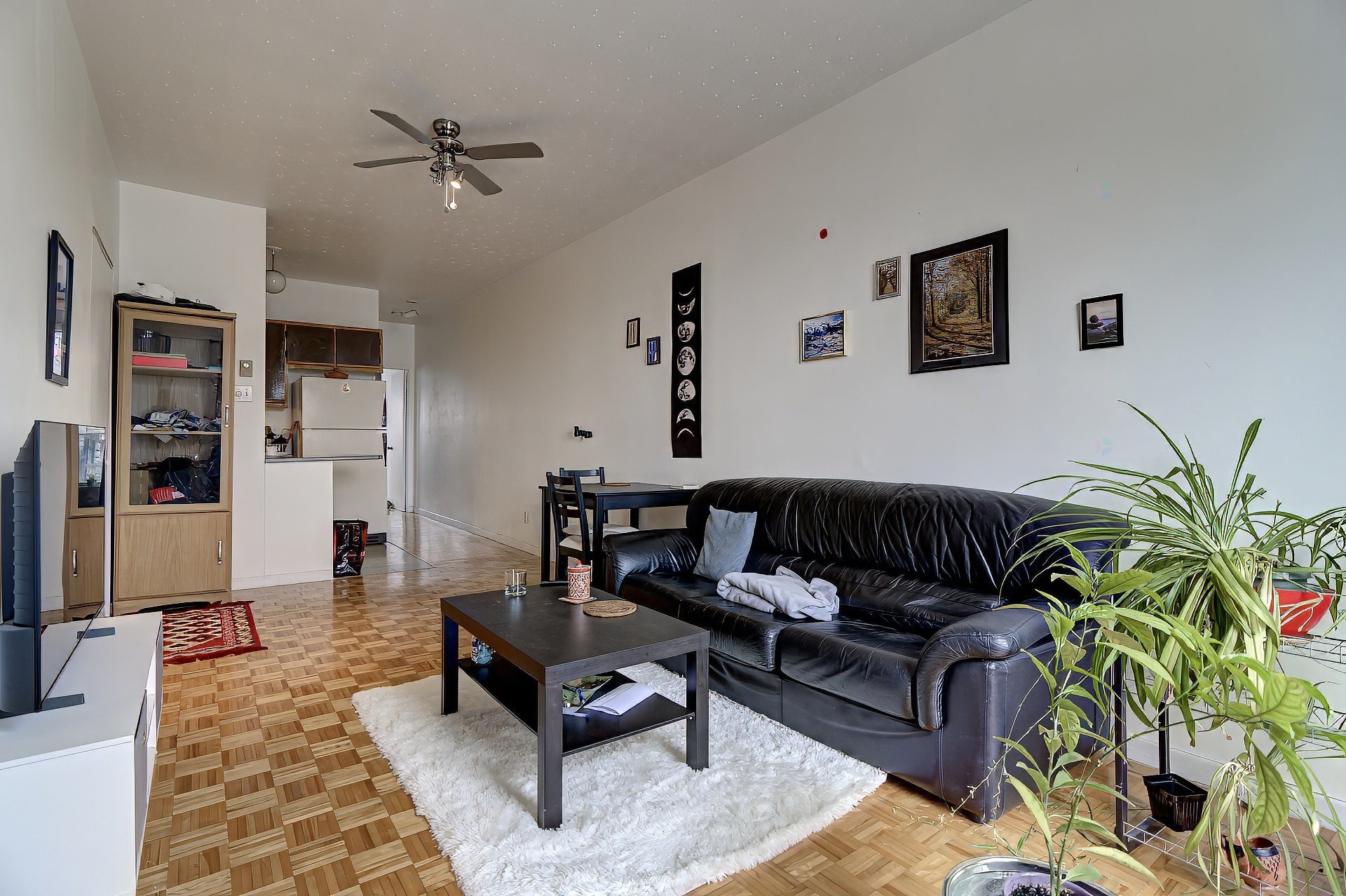 









2050

 - 2056


Av. Letourneux

,
Montréal (Mercier/Hochelaga-Maisonneuve),




QC
H1V2N4

