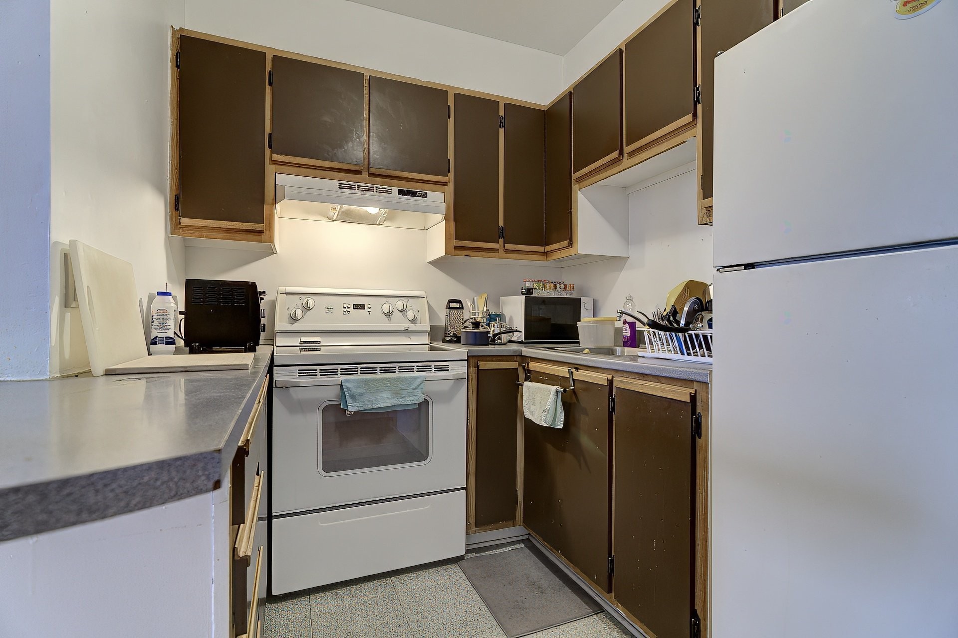 









2050

 - 2056


Av. Letourneux

,
Montréal (Mercier/Hochelaga-Maisonneuve),




QC
H1V2N4

