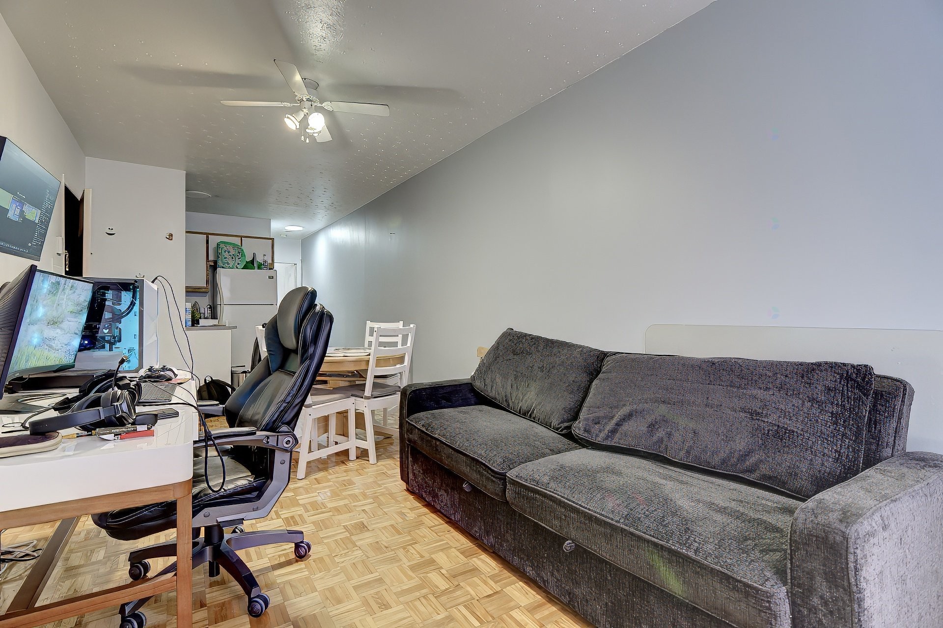 









2050

 - 2056


Av. Letourneux

,
Montréal (Mercier/Hochelaga-Maisonneuve),




QC
H1V2N4

