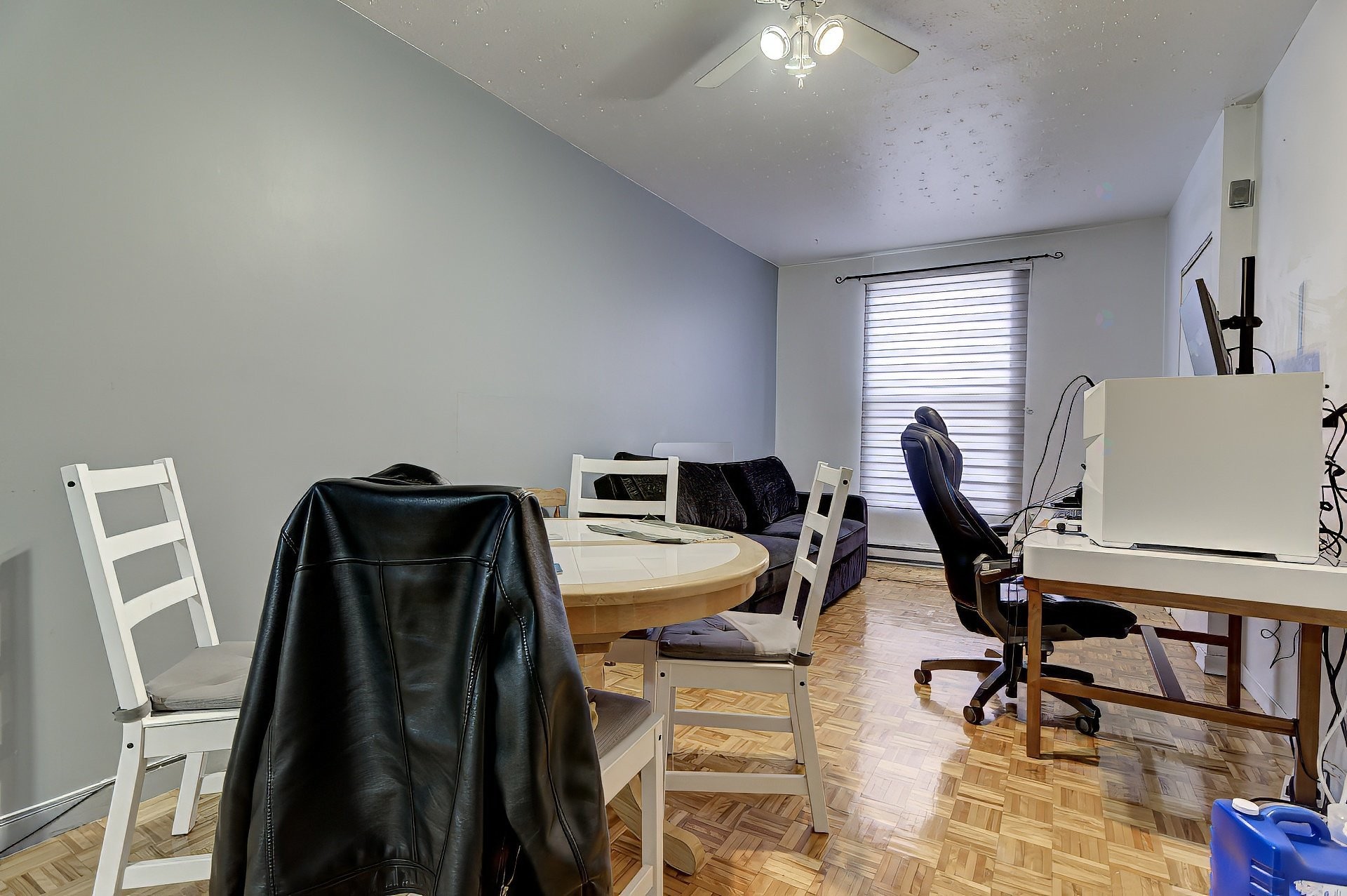 









2050

 - 2056


Av. Letourneux

,
Montréal (Mercier/Hochelaga-Maisonneuve),




QC
H1V2N4

