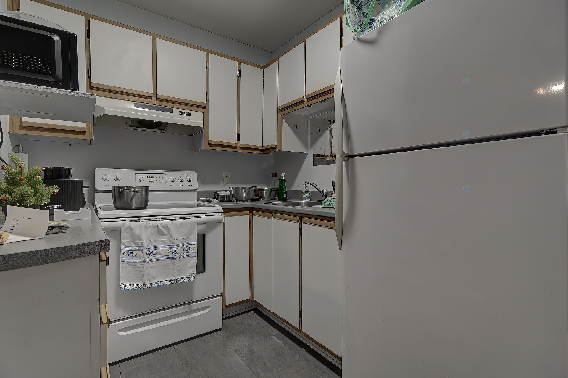 









2050

 - 2056


Av. Letourneux

,
Montréal (Mercier/Hochelaga-Maisonneuve),




QC
H1V2N4

