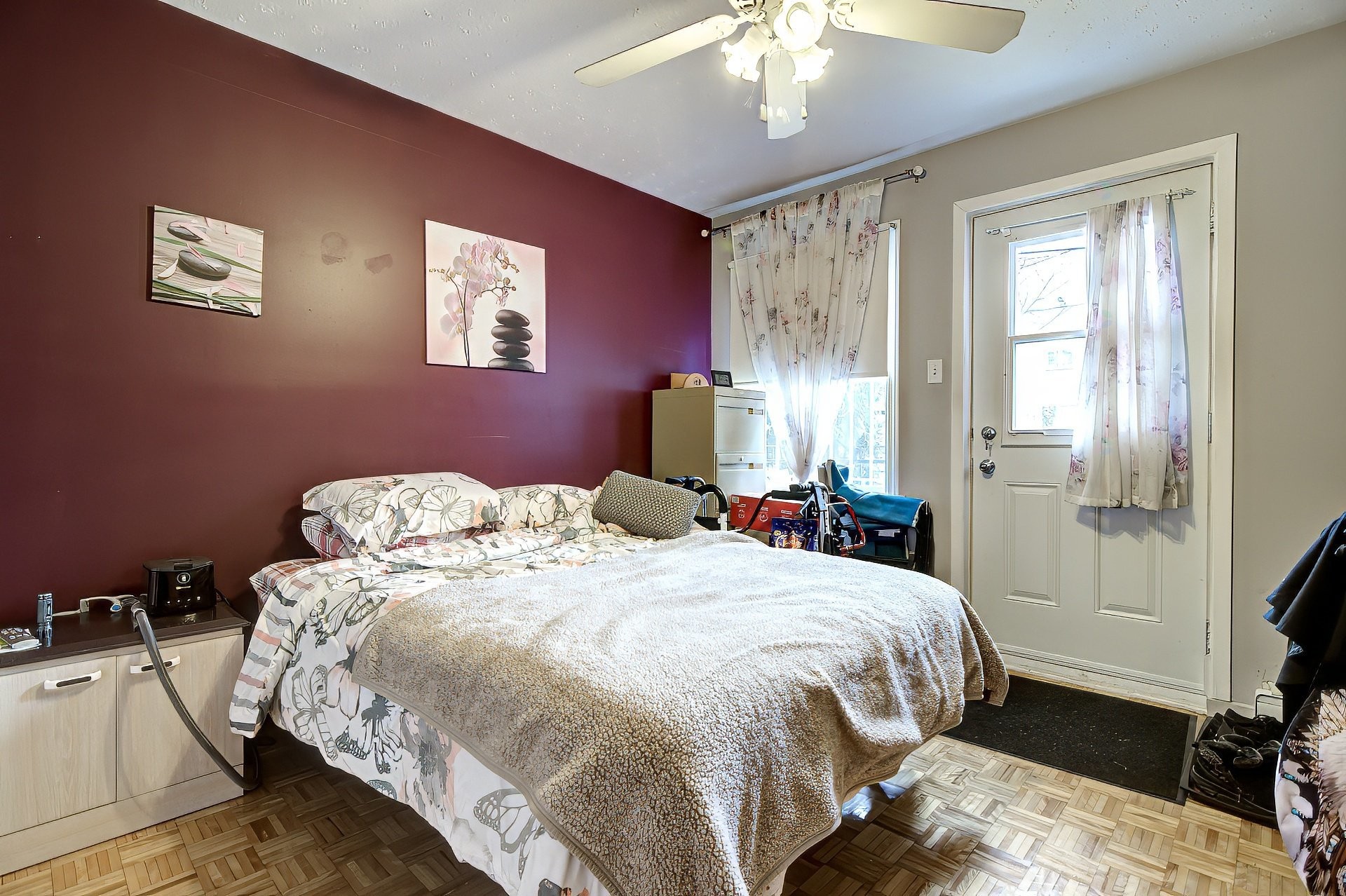 









2050

 - 2056


Av. Letourneux

,
Montréal (Mercier/Hochelaga-Maisonneuve),




QC
H1V2N4

