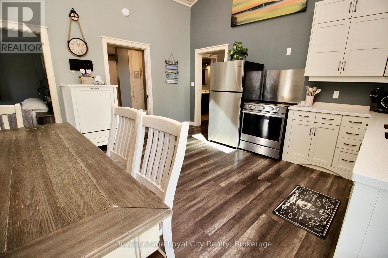 












4 LEGION STREET

,
Northern Bruce Peninsula,




Ontario
N0H2R0

