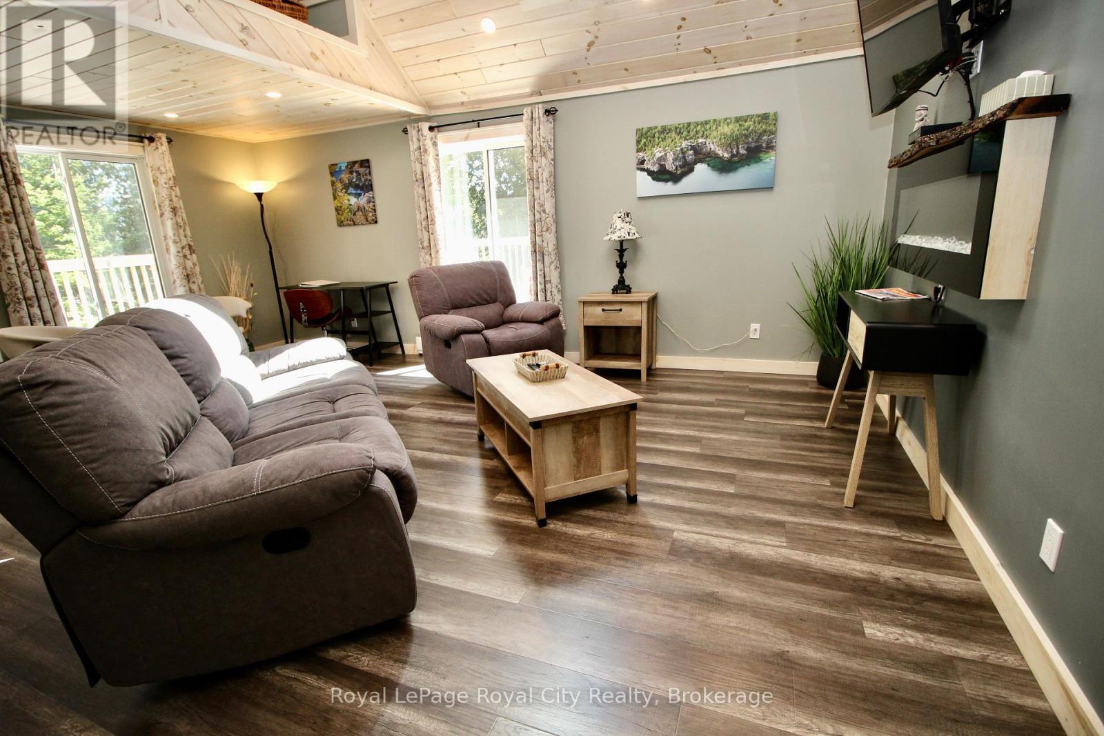 












4 LEGION STREET

,
Northern Bruce Peninsula,




Ontario
N0H2R0

