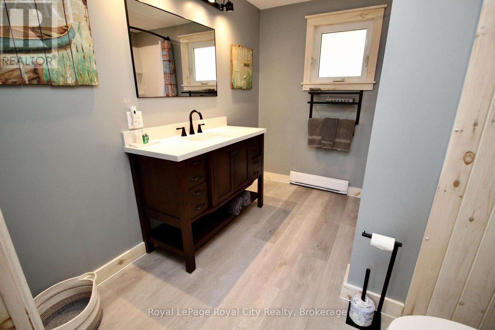 












4 LEGION STREET

,
Northern Bruce Peninsula,




Ontario
N0H2R0

