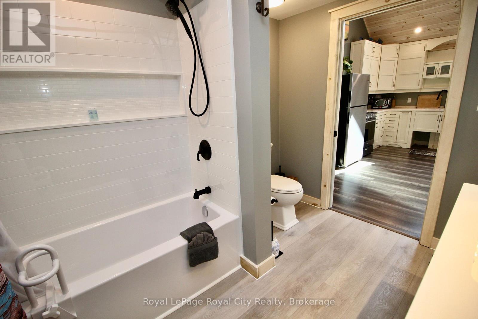 












4 LEGION STREET

,
Northern Bruce Peninsula,




Ontario
N0H2R0

