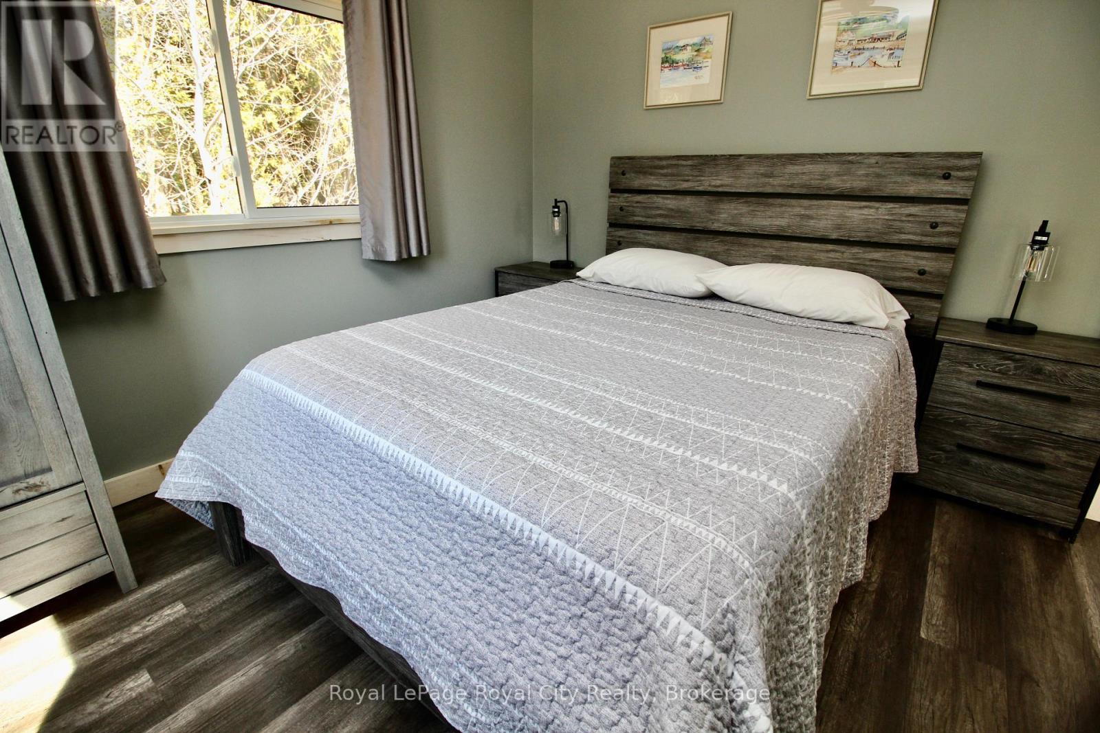 












4 LEGION STREET

,
Northern Bruce Peninsula,




Ontario
N0H2R0

