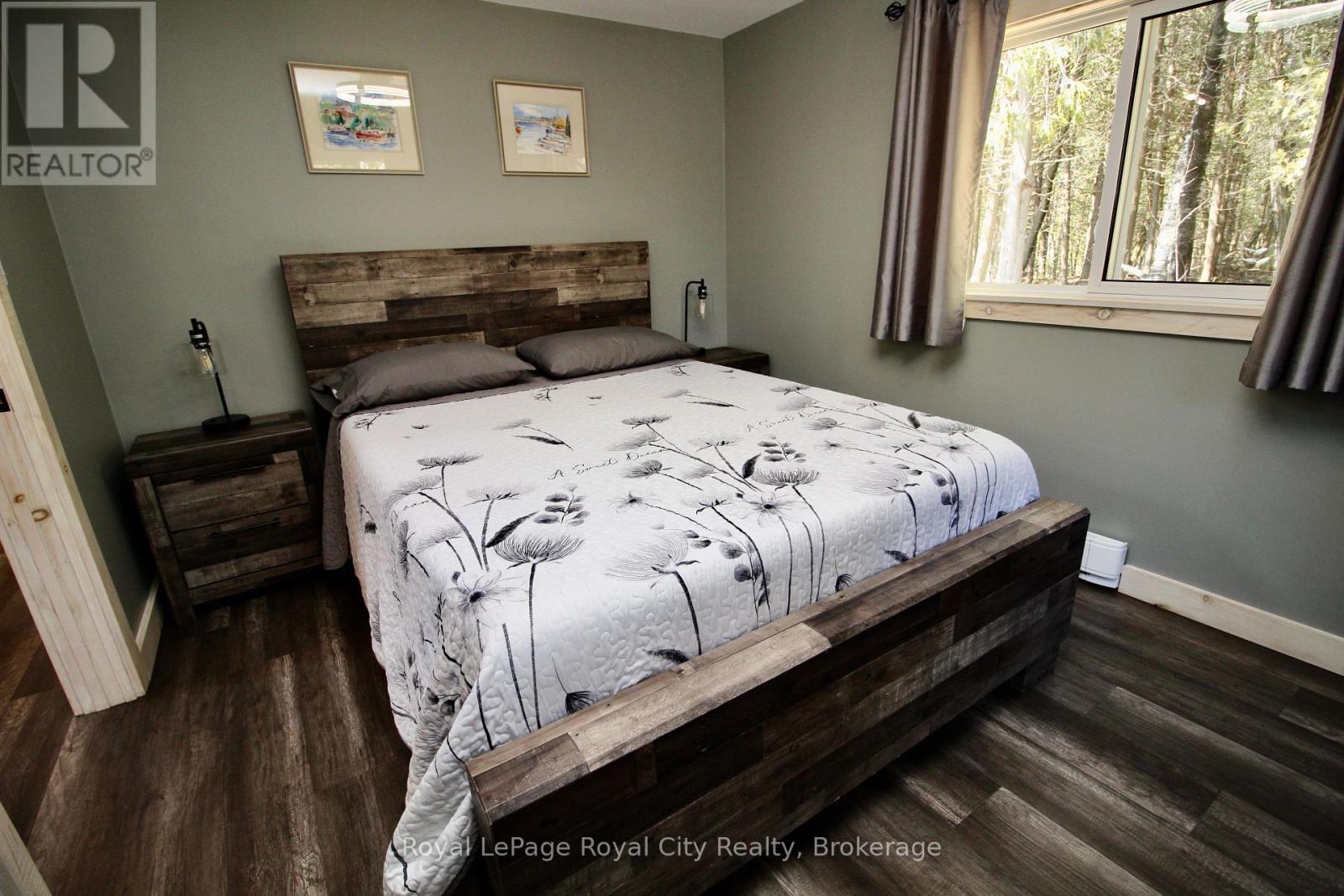 












4 LEGION STREET

,
Northern Bruce Peninsula,




Ontario
N0H2R0

