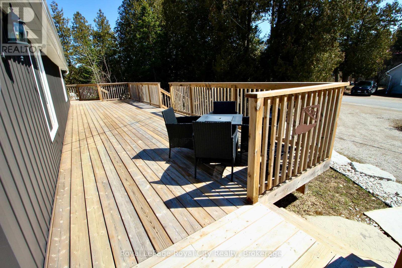 












4 LEGION STREET

,
Northern Bruce Peninsula,




Ontario
N0H2R0

