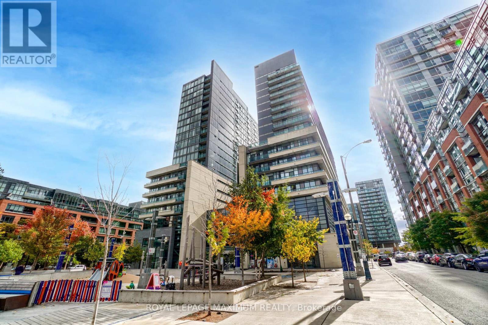 












728 W - 36 LISGAR STREET

,
Toronto,




Ontario
M6J0C7

