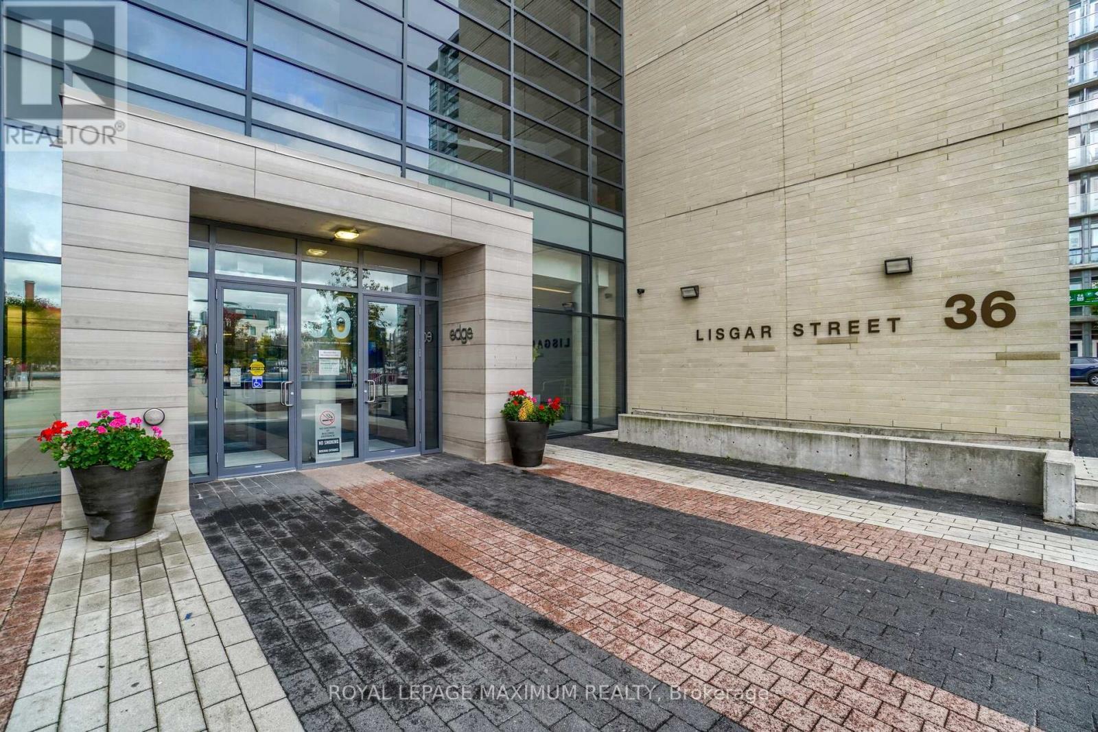 












728 W - 36 LISGAR STREET

,
Toronto,




Ontario
M6J0C7

