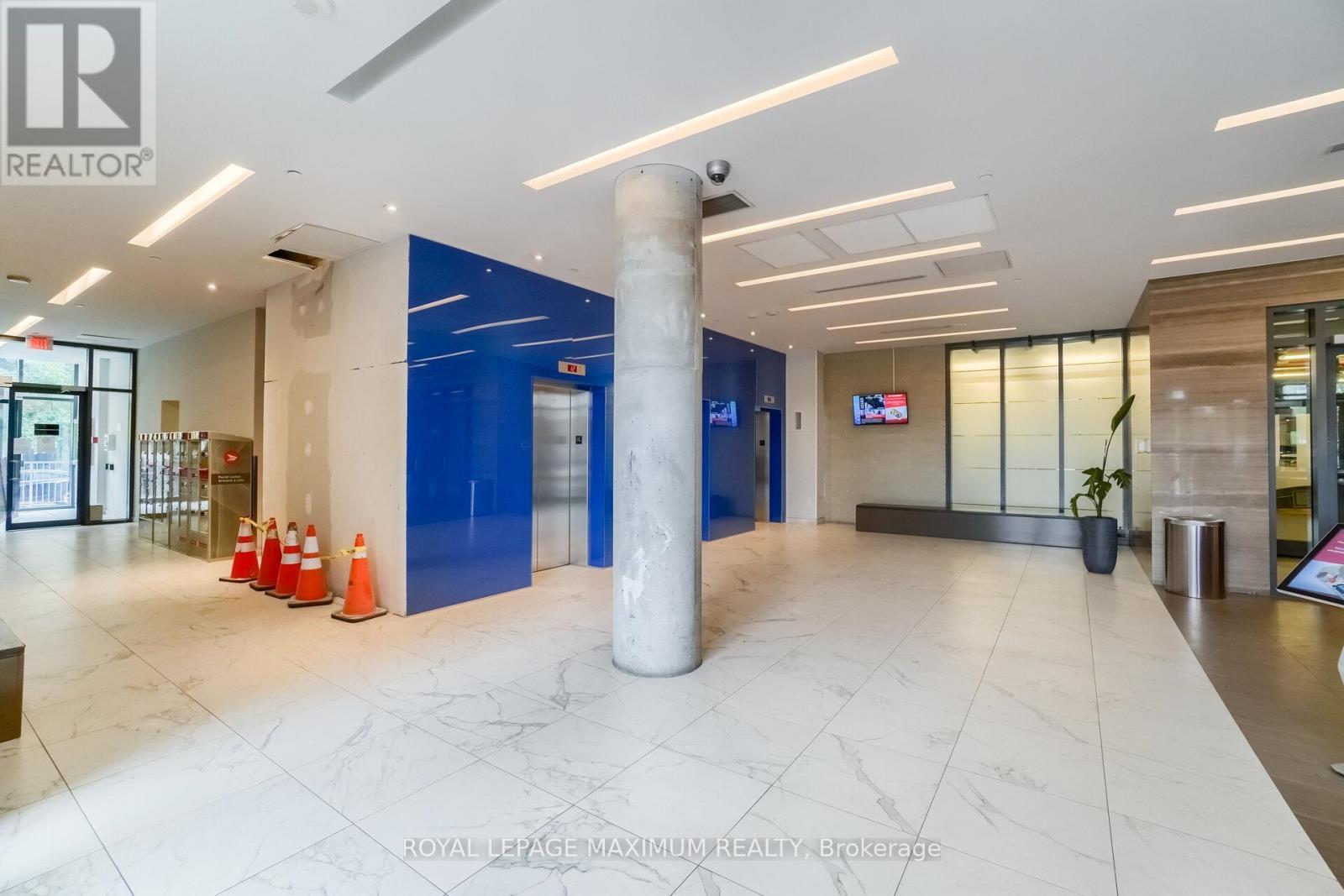 












728 W - 36 LISGAR STREET

,
Toronto,




Ontario
M6J0C7

