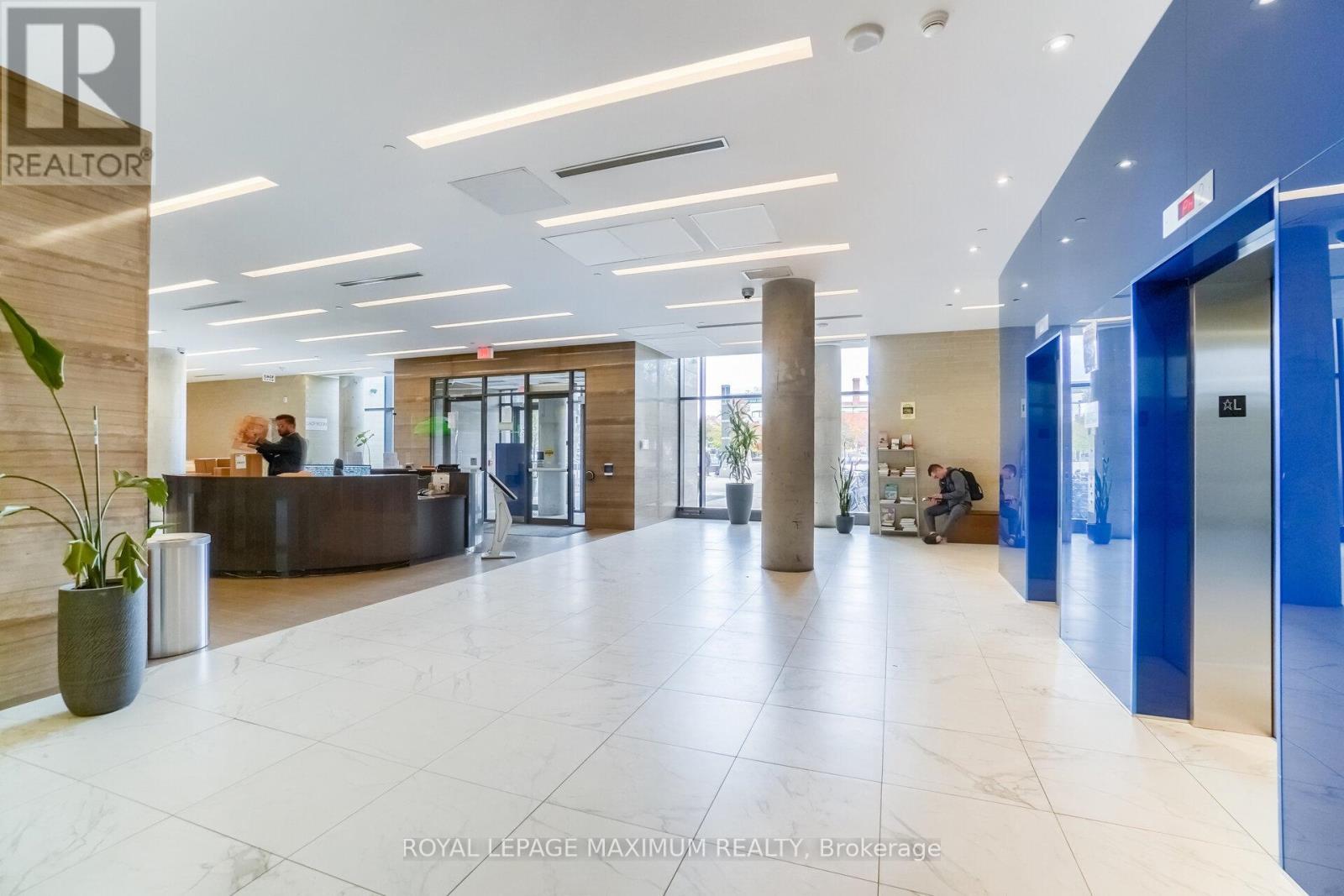 












728 W - 36 LISGAR STREET

,
Toronto,




Ontario
M6J0C7


