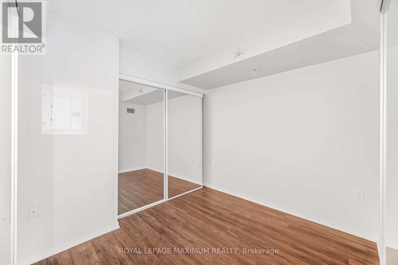 












728 W - 36 LISGAR STREET

,
Toronto,




Ontario
M6J0C7

