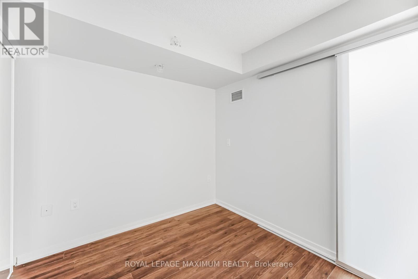 












728 W - 36 LISGAR STREET

,
Toronto,




Ontario
M6J0C7

