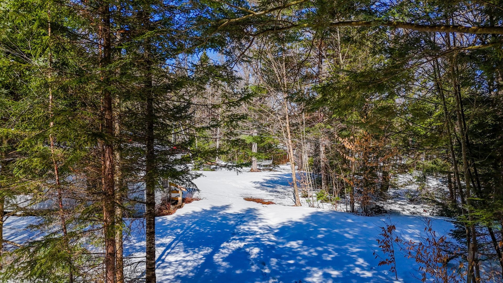 









24A

 - 24B


Imp. des Pruches

,
Bolton-Est,




QC
J0E1G0

