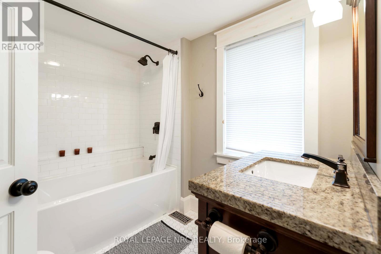 












3242 RISELAY AVENUE

,
Fort Erie (Ridgeway),




Ontario
L0S1N0

