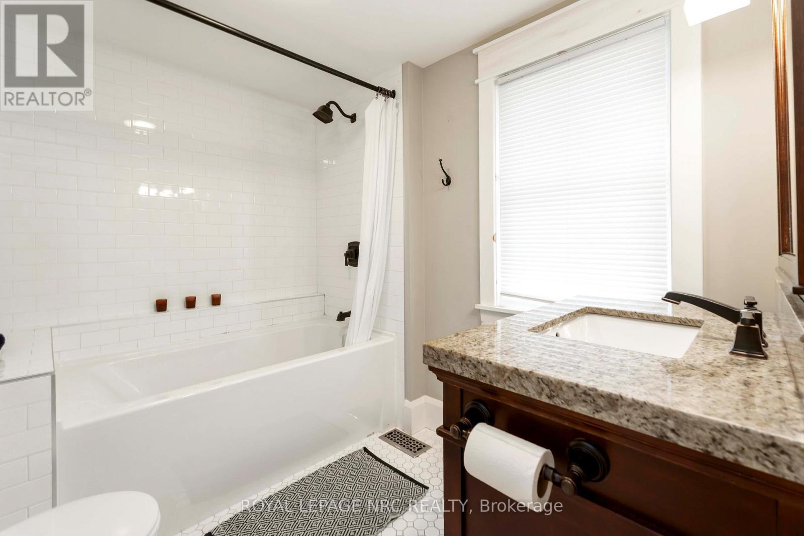 












3242 RISELAY AVENUE

,
Fort Erie (Ridgeway),




Ontario
L0S1N0

