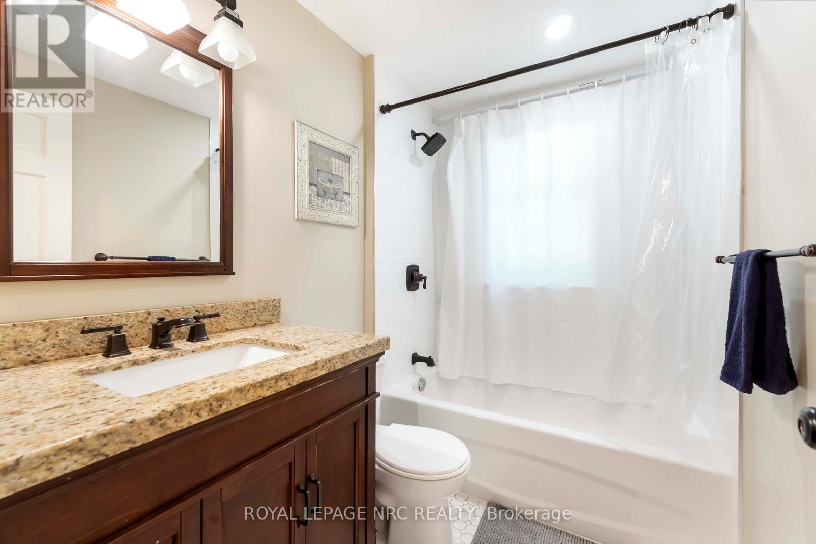 












3242 RISELAY AVENUE

,
Fort Erie (Ridgeway),




Ontario
L0S1N0

