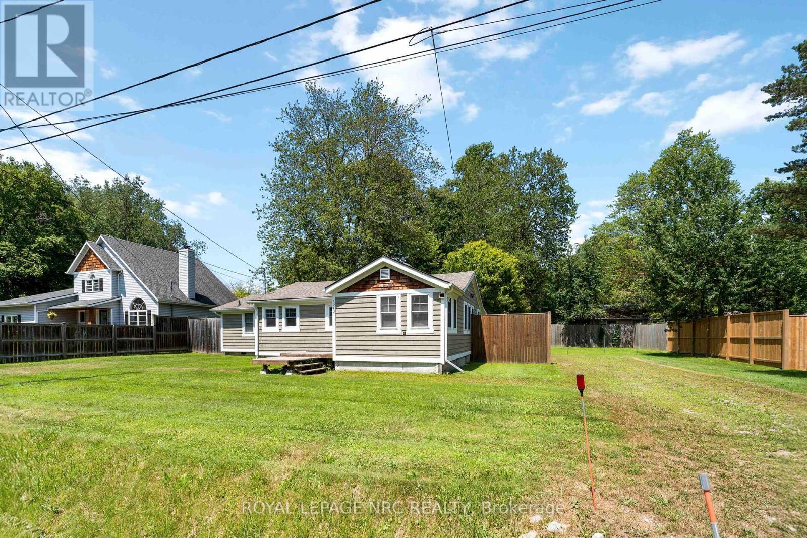 












3242 RISELAY AVENUE

,
Fort Erie (Ridgeway),




Ontario
L0S1N0

