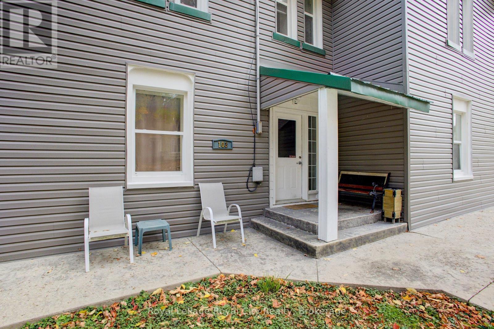 












103 PATRICK STREET E

,
North Huron (Wingham),




Ontario
N0G2N0


