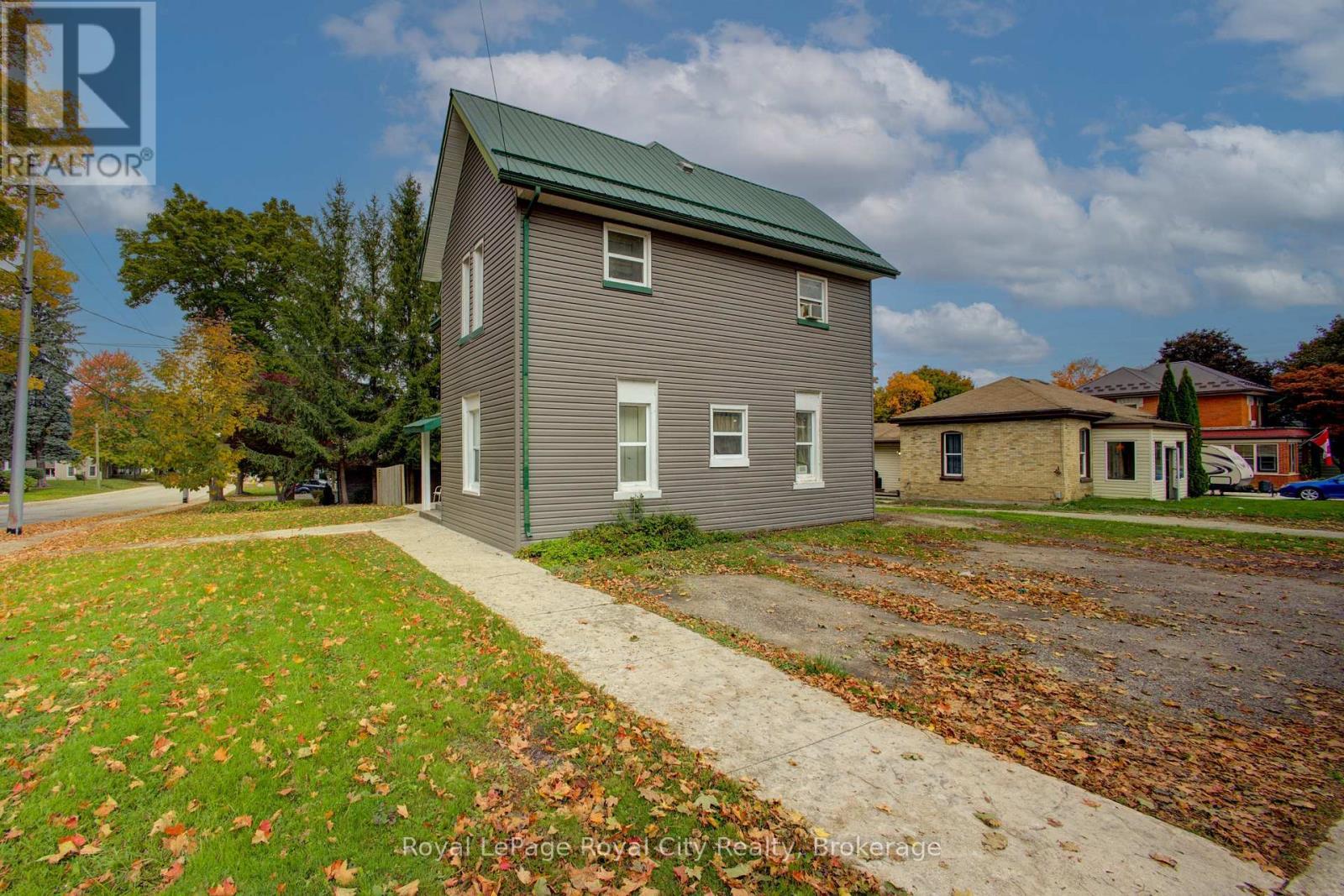 












103 PATRICK STREET E

,
North Huron (Wingham),




Ontario
N0G2N0

