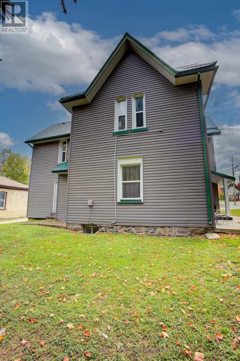












103 PATRICK STREET E

,
North Huron (Wingham),




Ontario
N0G2N0

