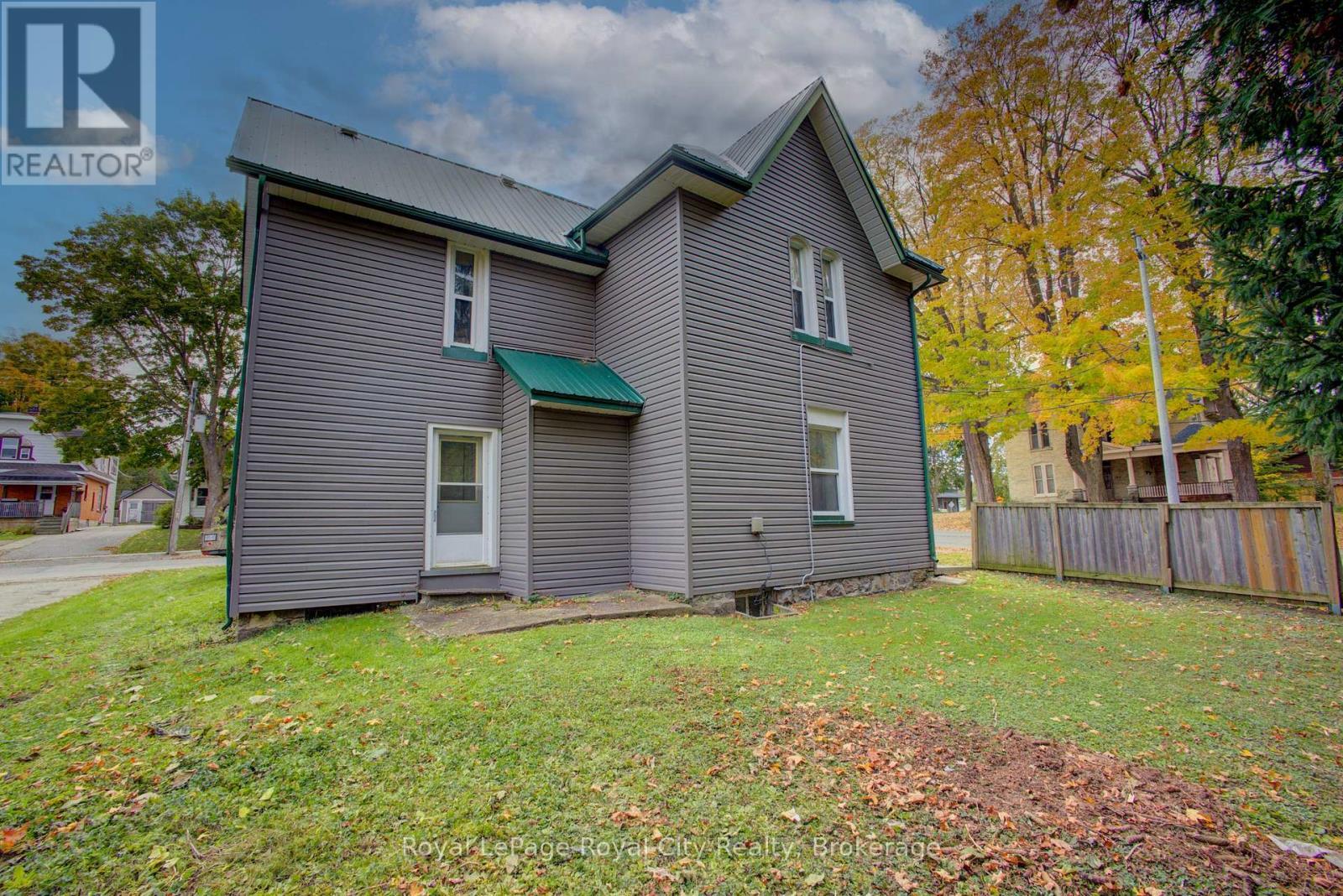 












103 PATRICK STREET E

,
North Huron (Wingham),




Ontario
N0G2N0

