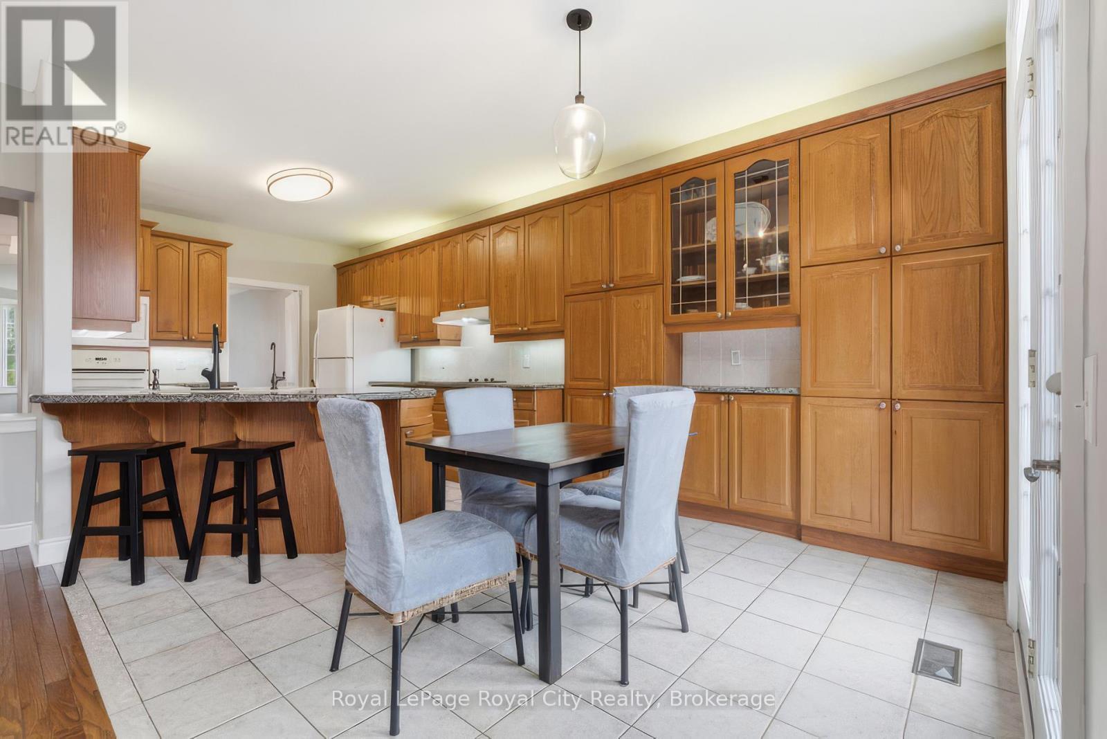 












249 RIDGE ROAD

,
Guelph/Eramosa (Rockwood),




Ontario
N0B2K0

