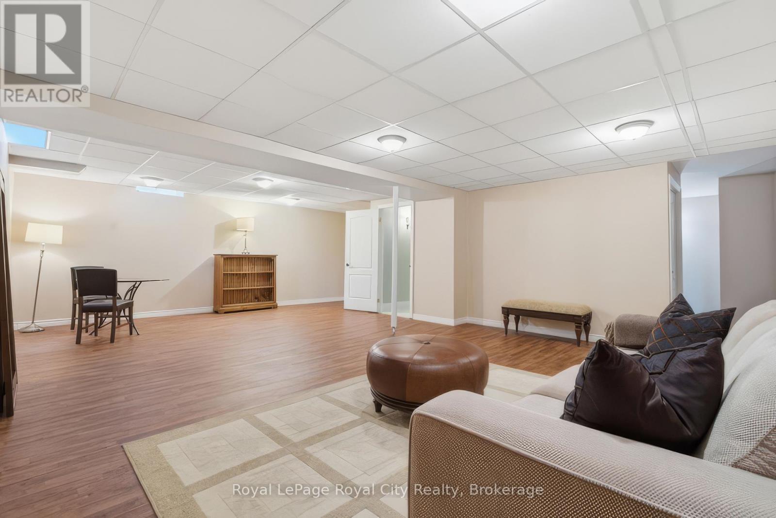 












249 RIDGE ROAD

,
Guelph/Eramosa (Rockwood),




Ontario
N0B2K0

