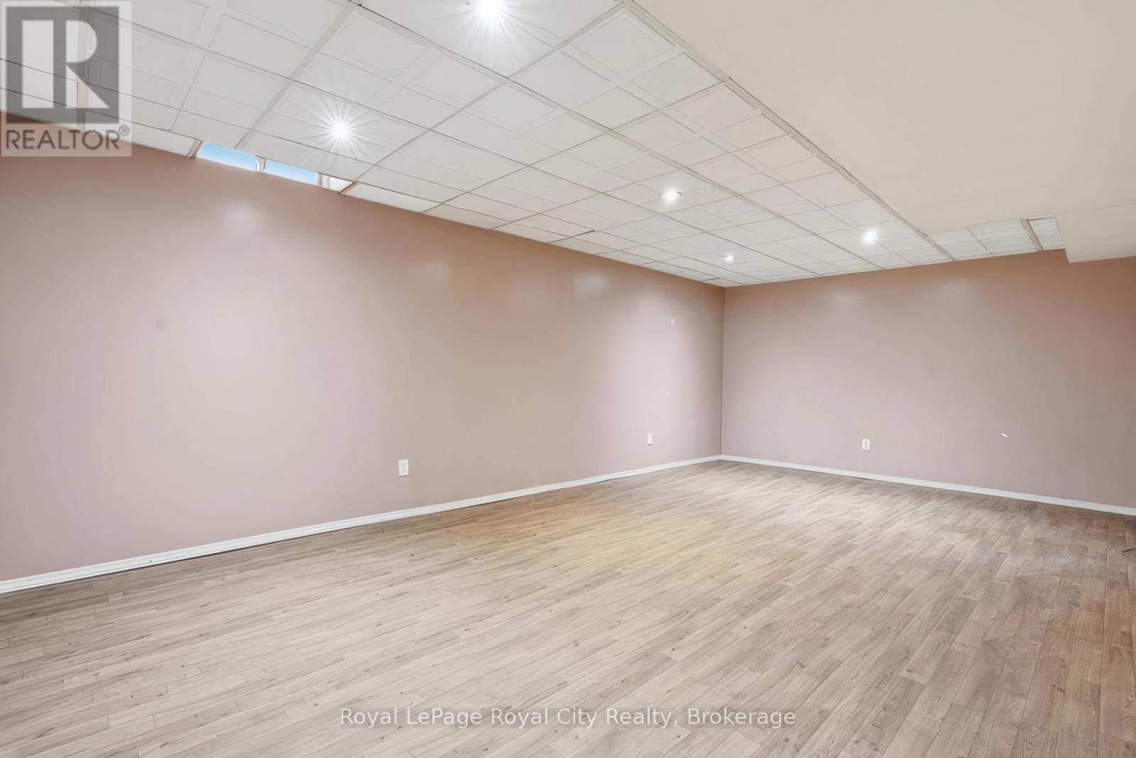 












249 RIDGE ROAD

,
Guelph/Eramosa (Rockwood),




Ontario
N0B2K0

