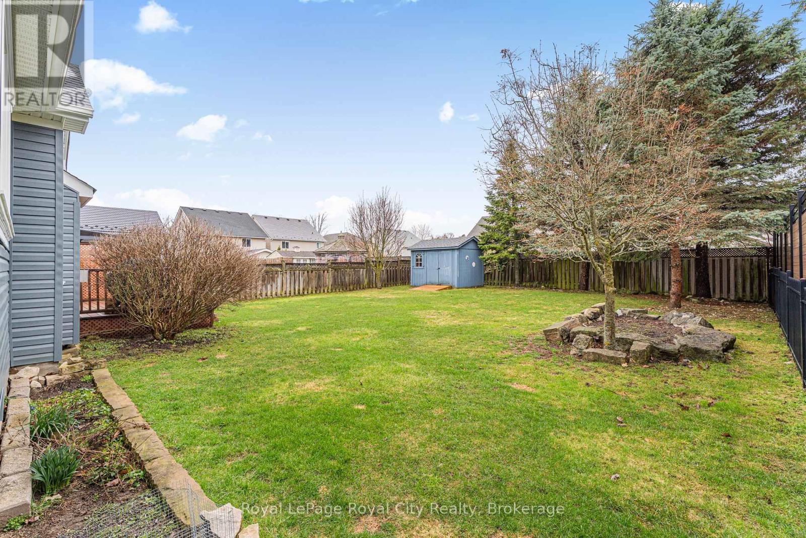 












249 RIDGE ROAD

,
Guelph/Eramosa (Rockwood),




Ontario
N0B2K0

