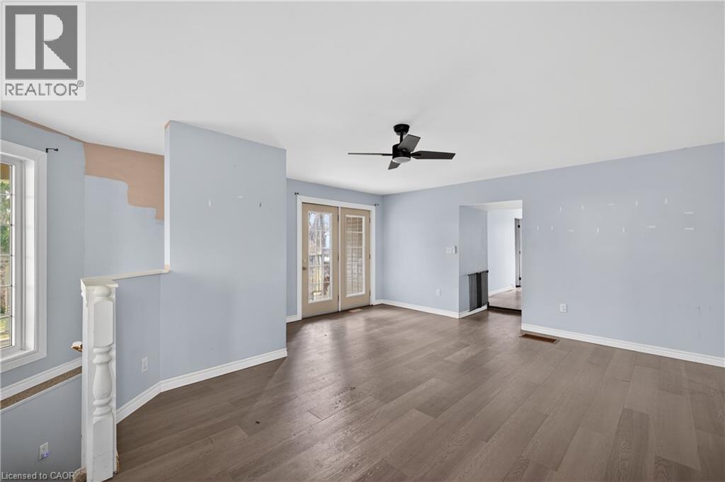 












527 BOND Street

,
Watford,




Ontario
N0M2S0

