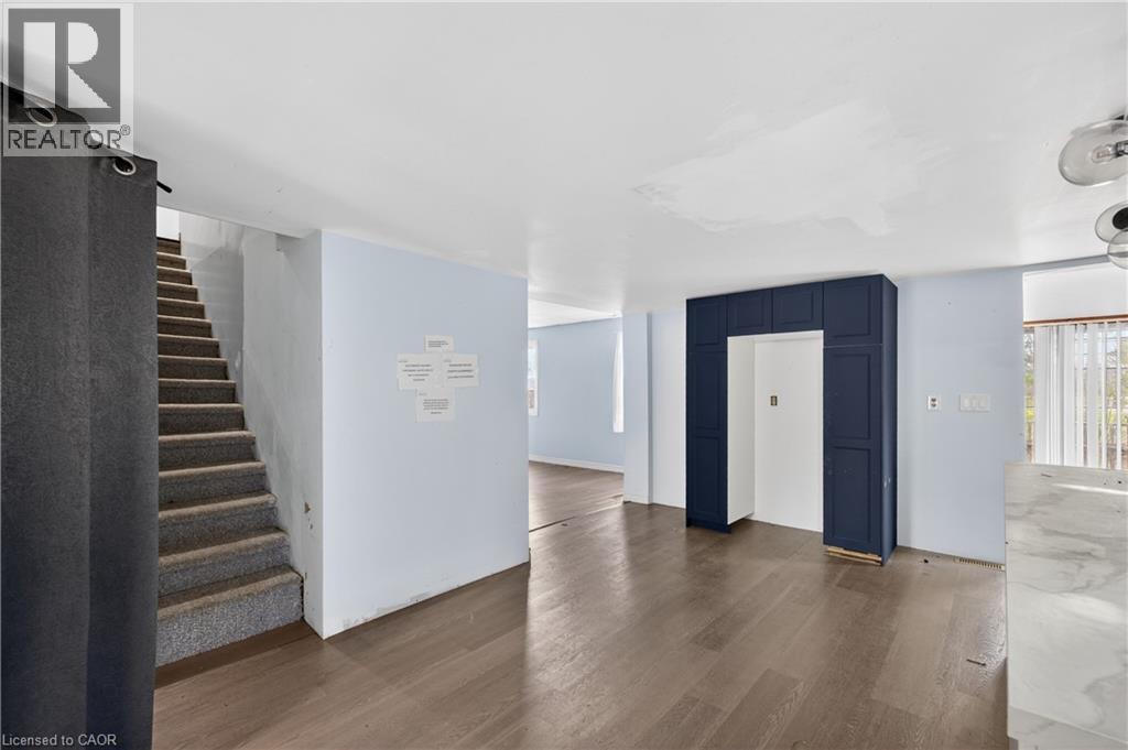 












527 BOND Street

,
Watford,




Ontario
N0M2S0

